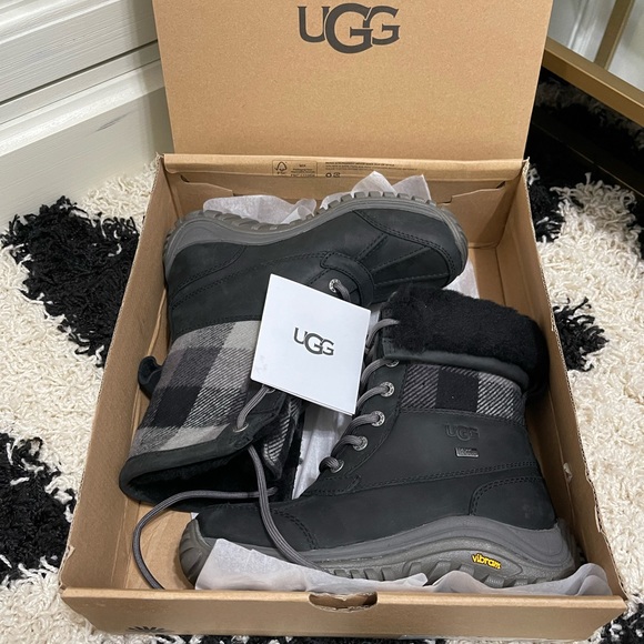 NIB Women’s Size 5 (European Size 36) UGG Adirondack II Plaid Waterproof Boots - Picture 15 of 16